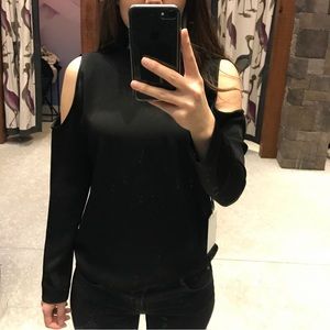 Aritzia Wilfred open shoulder top